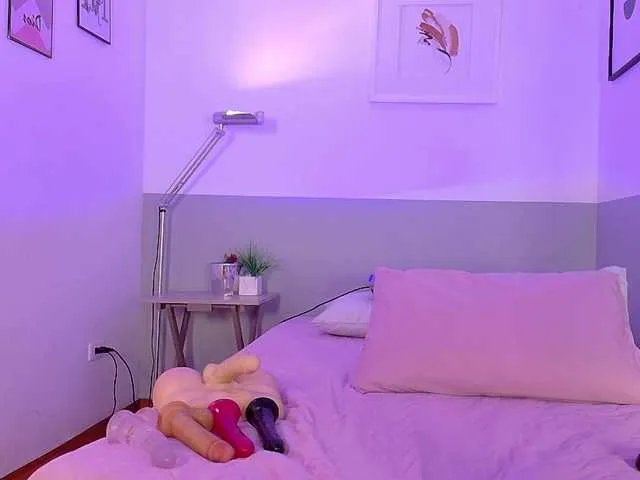 cutepetitee — Freechat on BongaCams