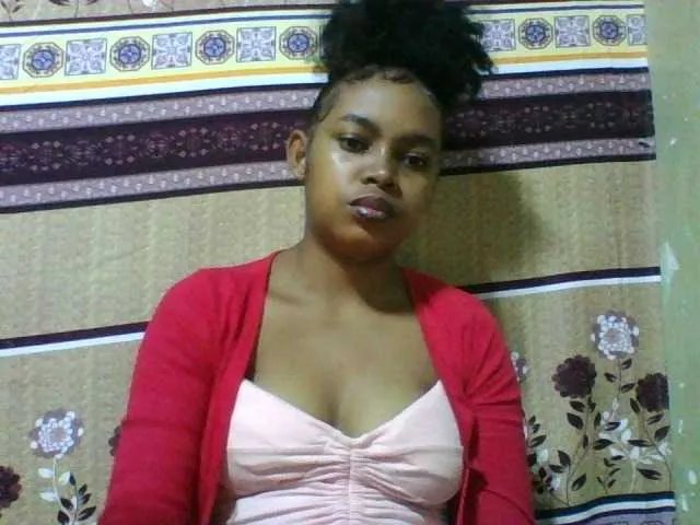 Elinah — Freechat on BongaCams
