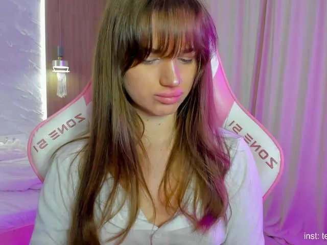 Naomimif on BongaCams