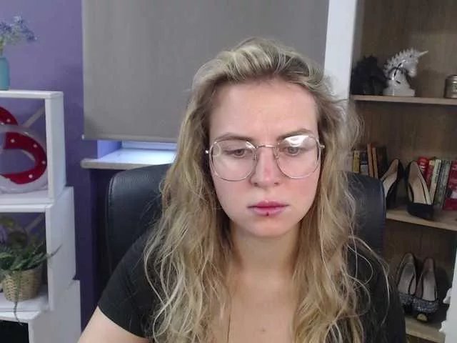 soft-zoey on BongaCams