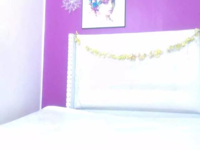 tiny-whore on BongaCams