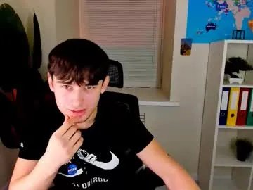 alejandro_ellias on Chaturbate