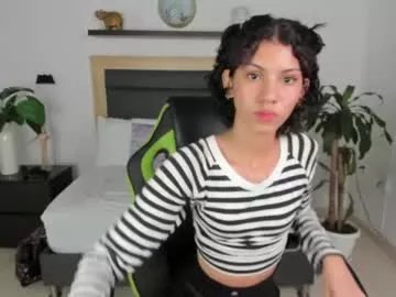 atenea_jones_ on Chaturbate