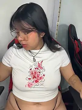 _Bella_7 on StripChat