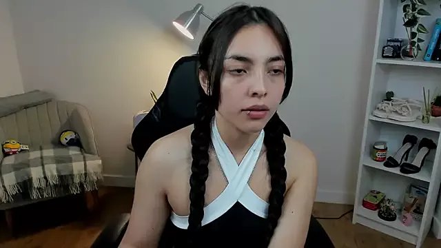 _BellaEvans_ on StripChat