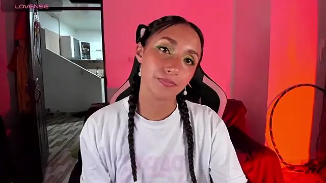 adrena_10 — GOAL: Cream and massages in my tits