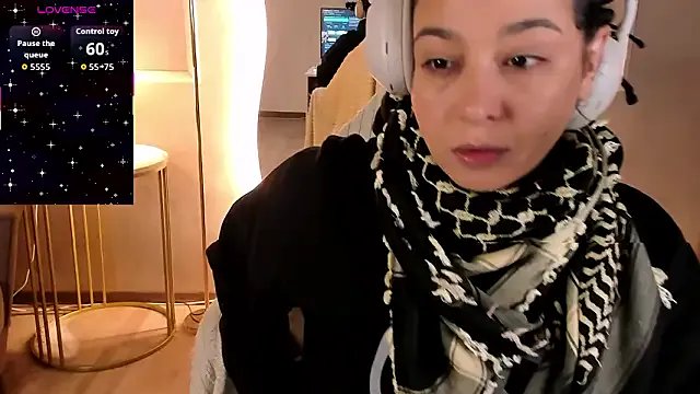 Aisha_Goldstein — open robe