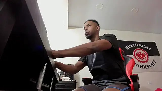 AlejoKhalifa_ on StripChat