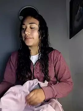 AmberGold- on StripChat