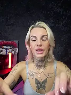 Freechat angel_devil_forever on StripChat