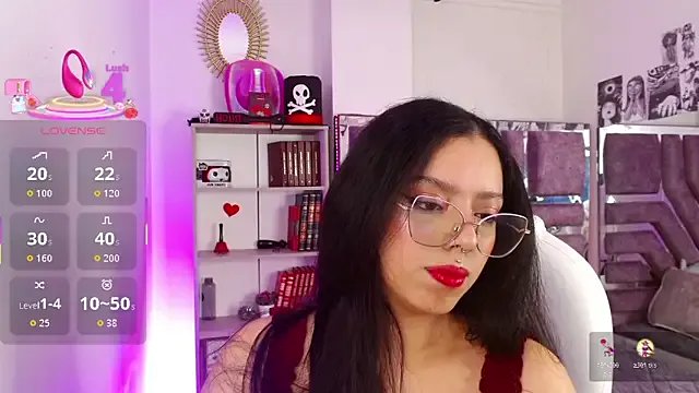 Aurora_Brownn on StripChat