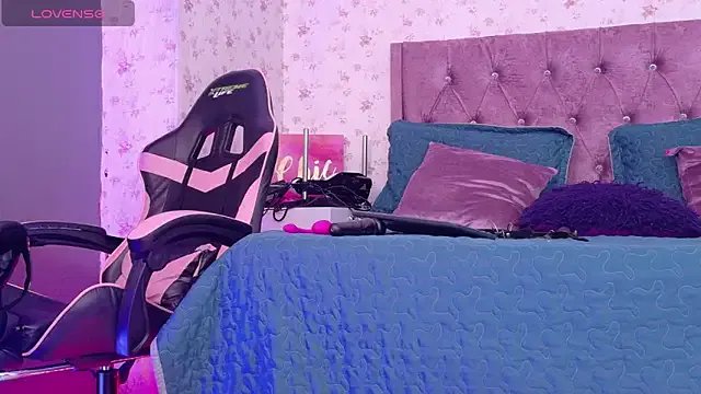 AvrillThomas on StripChat