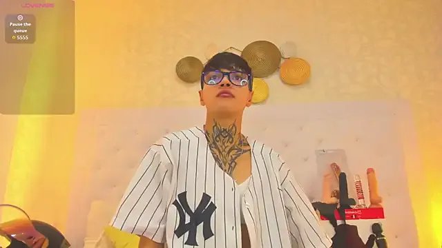 b3k_afrodict on StripChat