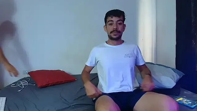 Benjamin_show on StripChat