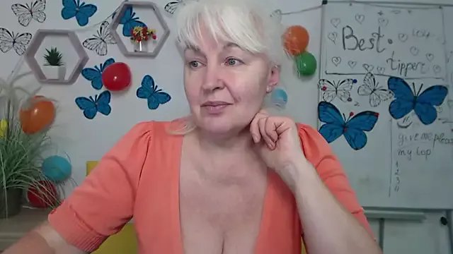 BlondyLeeBest on StripChat