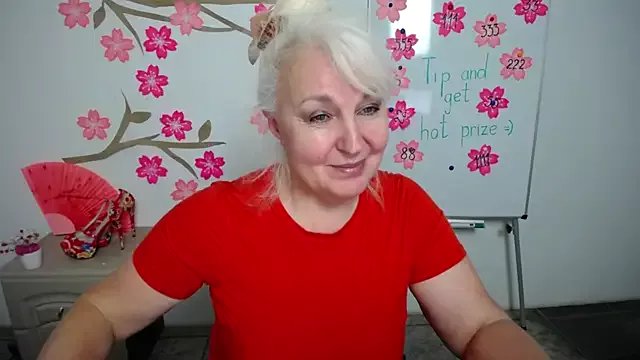 BlondyLeeBest on StripChat