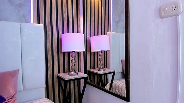 Carlotta_de_velour — Play with my boobs