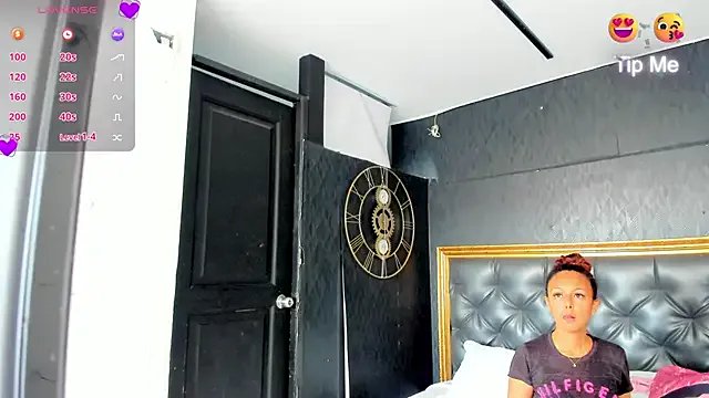 DalayMoore on StripChat