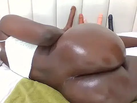 Darksweetass on StripChat