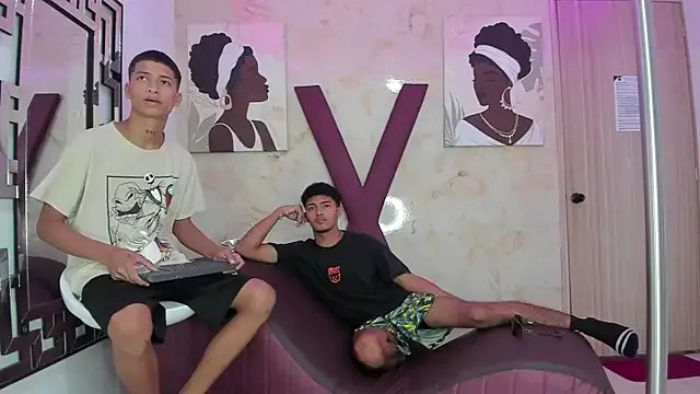 DIAMOND_BLACKS on StripChat