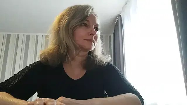 EdithManning on StripChat