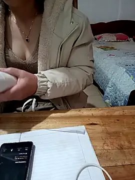 Feeling-hot on StripChat