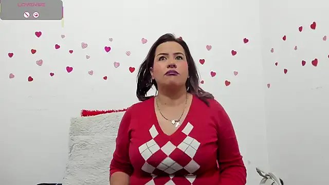 hazel_34 on StripChat