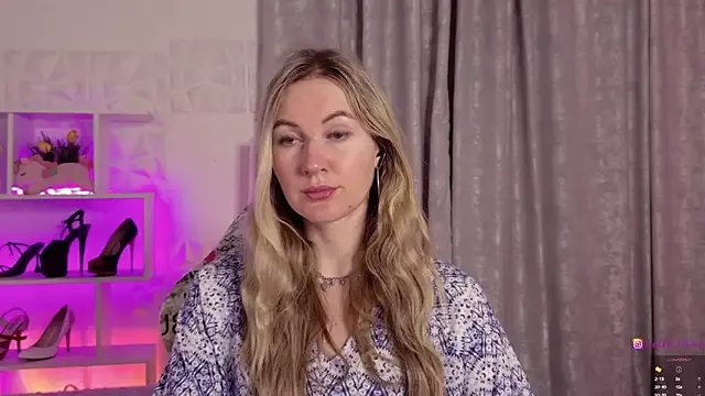 Hello_Lisha on StripChat