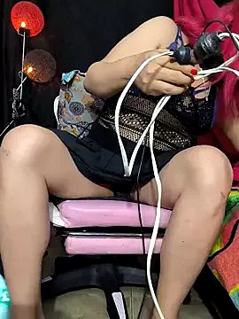 hot_cherry on StripChat