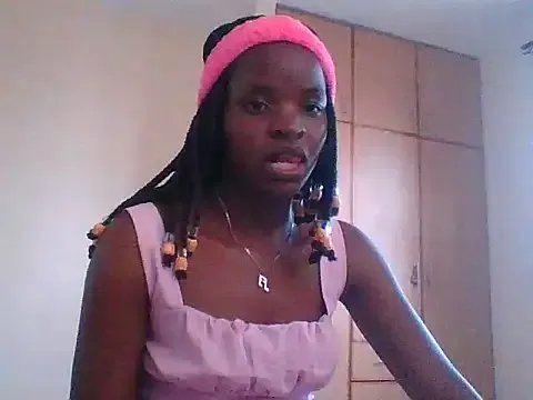 hotgal1112 on StripChat