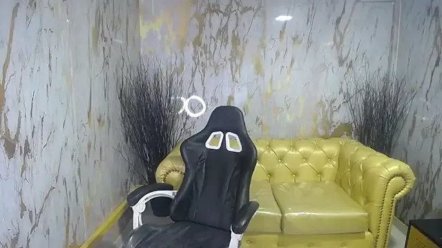 Jade_Jones_a on StripChat