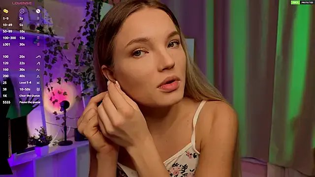 JulieLupo on StripChat