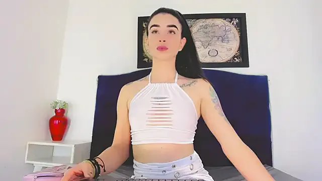 lesly_xx on StripChat