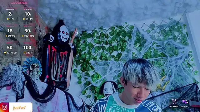 Levii_Ackermann on StripChat