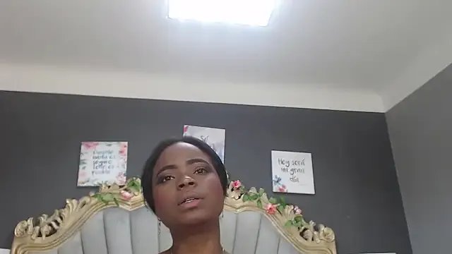 Freechat LindaBird on StripChat