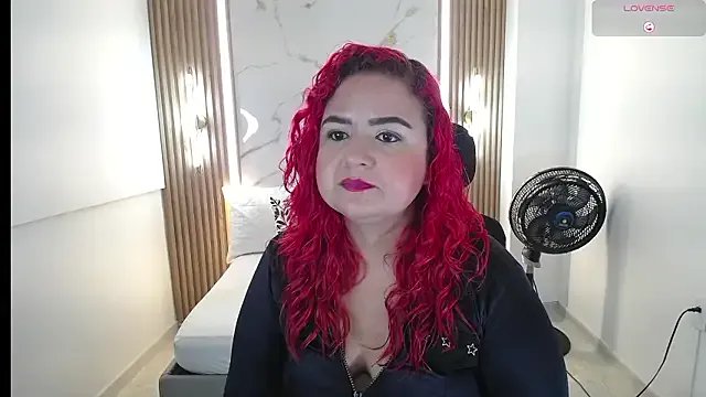 Mariana_Rojas — suck and saliva show