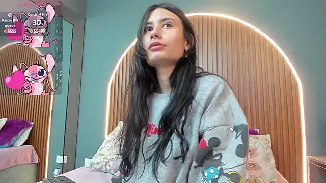 NayeCloud on StripChat