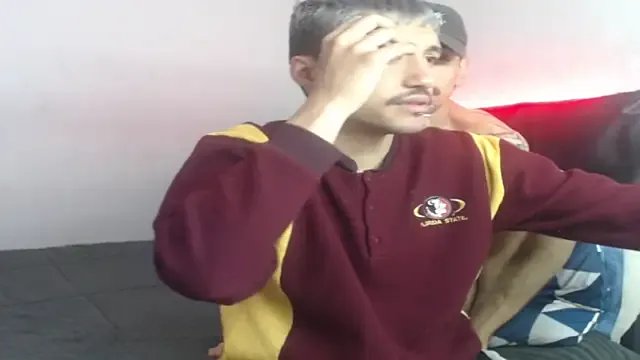 playfulboys_ on StripChat