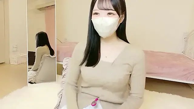 roachan_ on StripChat