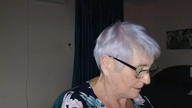 Sandra_Snowflake on StripChat