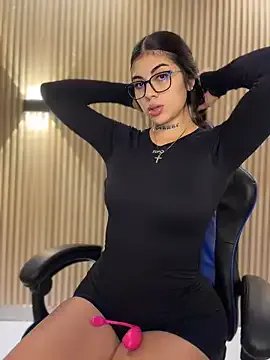 Sarasanders_4 on StripChat