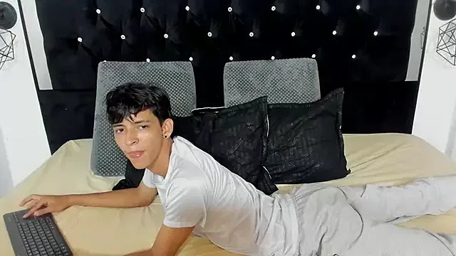 Freechat Sebas_cat on StripChat