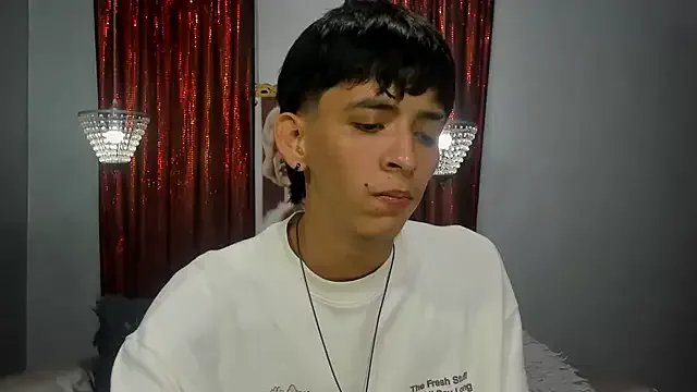 Freechat Sebas_cat on StripChat