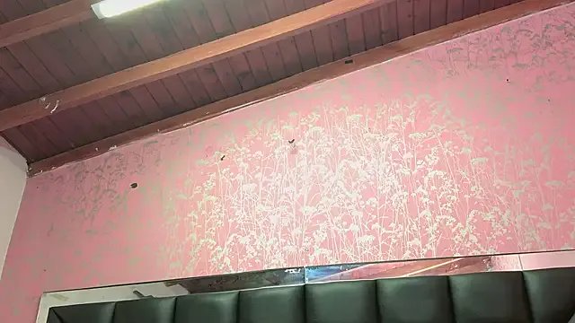 Sofia_martiin on StripChat