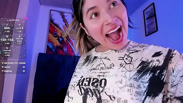 Violet_Blazee on StripChat