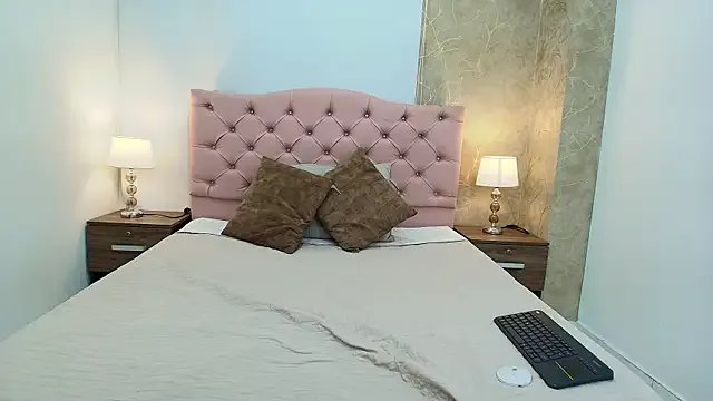 zoe_bermudez — SHOW CUM