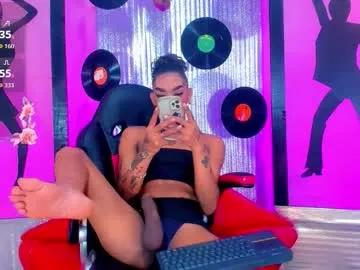 Unleash your urge for fetish cams livestreamers with our pick of steaming hot models, versed in the art of seduction and indulgence.