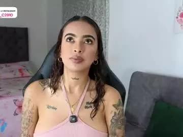 Unleash your urge for fetish cams livestreamers with our pick of steaming hot models, versed in the art of seduction and indulgence.