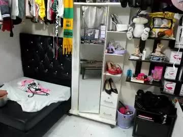 Unleash your urge for fetish cams livestreamers with our pick of steaming hot models, versed in the art of seduction and indulgence.