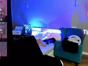 Unleash your urge for fetish cams livestreamers with our pick of steaming hot models, versed in the art of seduction and indulgence.